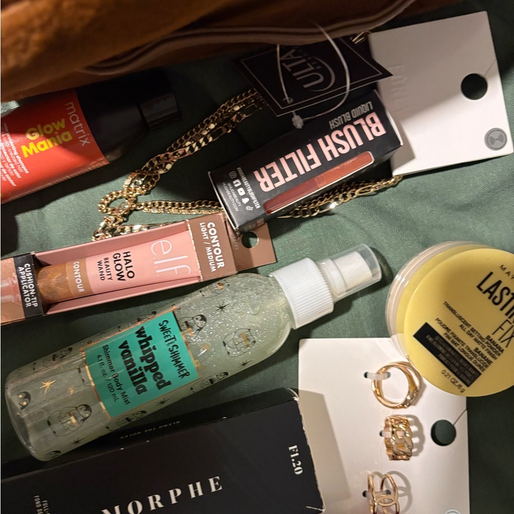 Makeup bundle - Picture 3 of 6